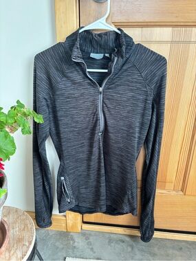 Athleta 1/4 zip Run Shirt M